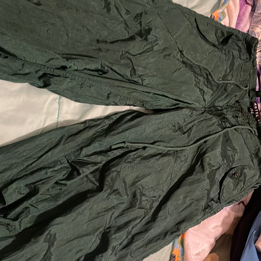 WORN ONCE dark green parachute drawstring pants